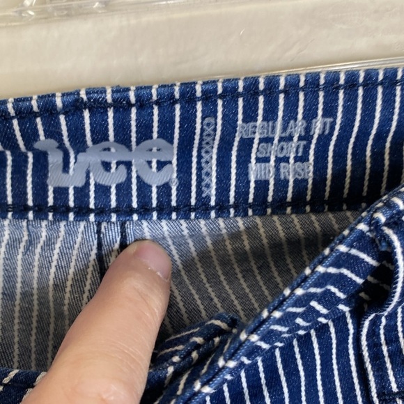 Vintage Lee denim shorts women’s 16 blue stripe EUC - Picture 2 of 4
